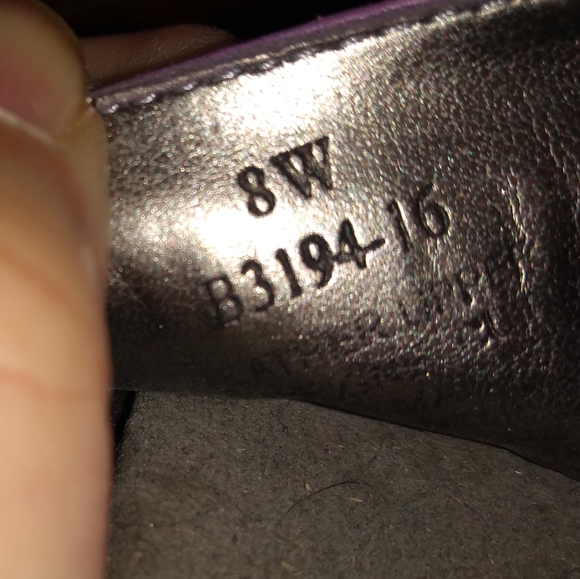 Blondo Purple Strappy Leather Sandals, Size 8W, Zippered Backs, Studded … - Picture 12 of 12